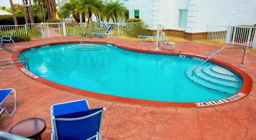 Holiday Inn Express Hotel & Suites Port Charlotte Εξωτερικό φωτογραφία