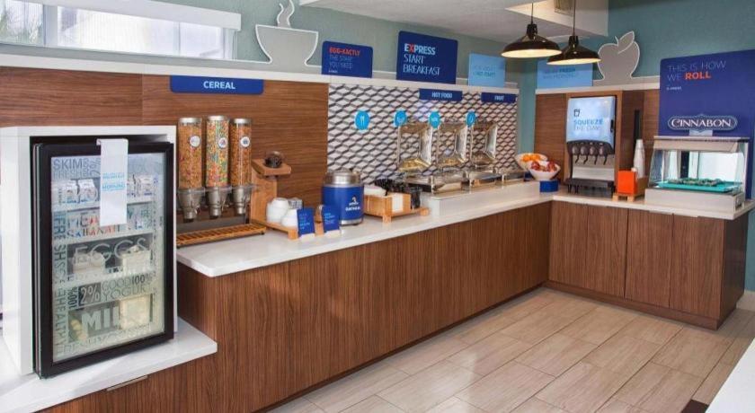 Holiday Inn Express Hotel & Suites Port Charlotte Εξωτερικό φωτογραφία