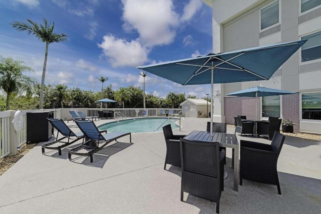Holiday Inn Express Hotel & Suites Port Charlotte Εξωτερικό φωτογραφία